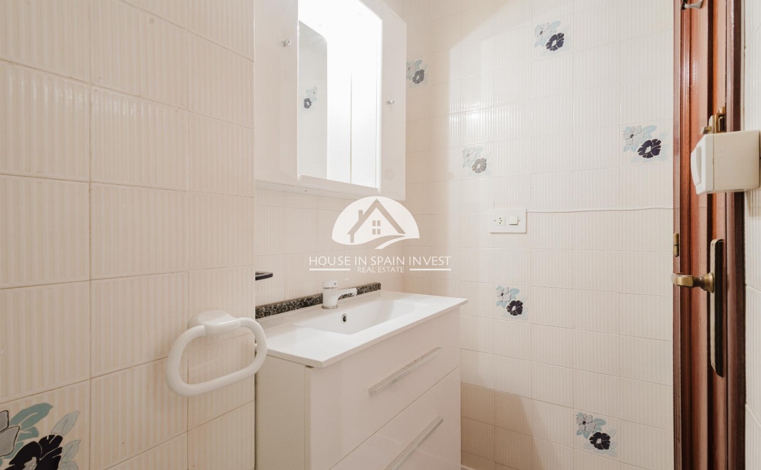 Resale - Apartment  - Torrevieja - El Acequión - Los Náufragos