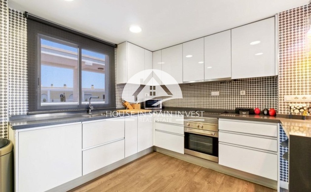 Resale - Apartment  - Orihuela Costa - Dehesa de campoamor