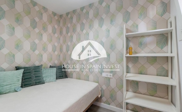 Resale - Apartment  - Torrevieja - Cabo Cervera