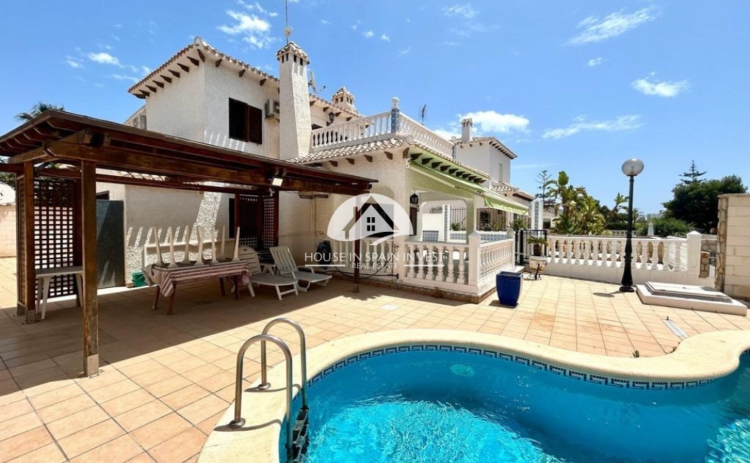 Resale - Villa - Orihuela Costa - La Zenia