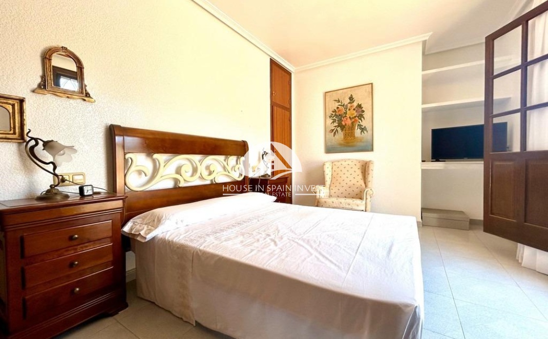 Resale - Villa - Orihuela Costa - La Zenia