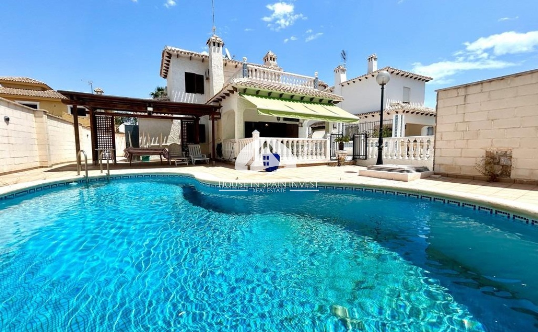 Resale - Villa - Orihuela Costa - La Zenia