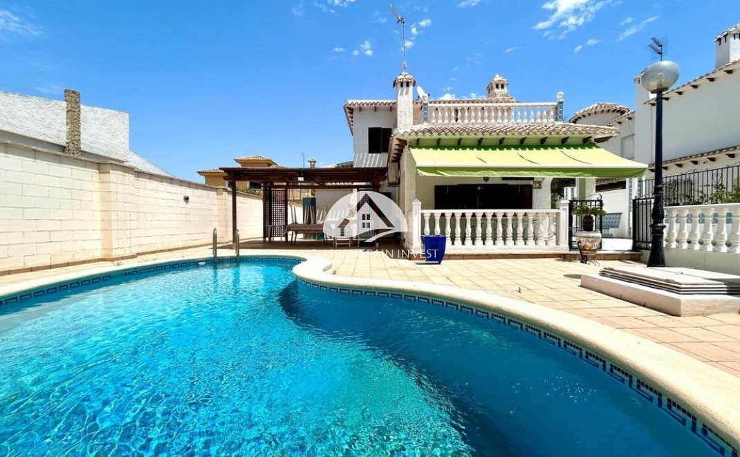 Resale - Villa - Orihuela Costa - La Zenia