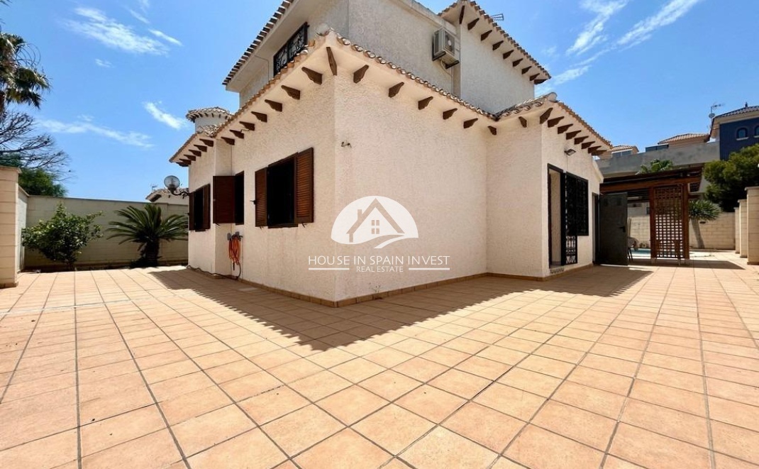 Resale - Villa - Orihuela Costa - La Zenia