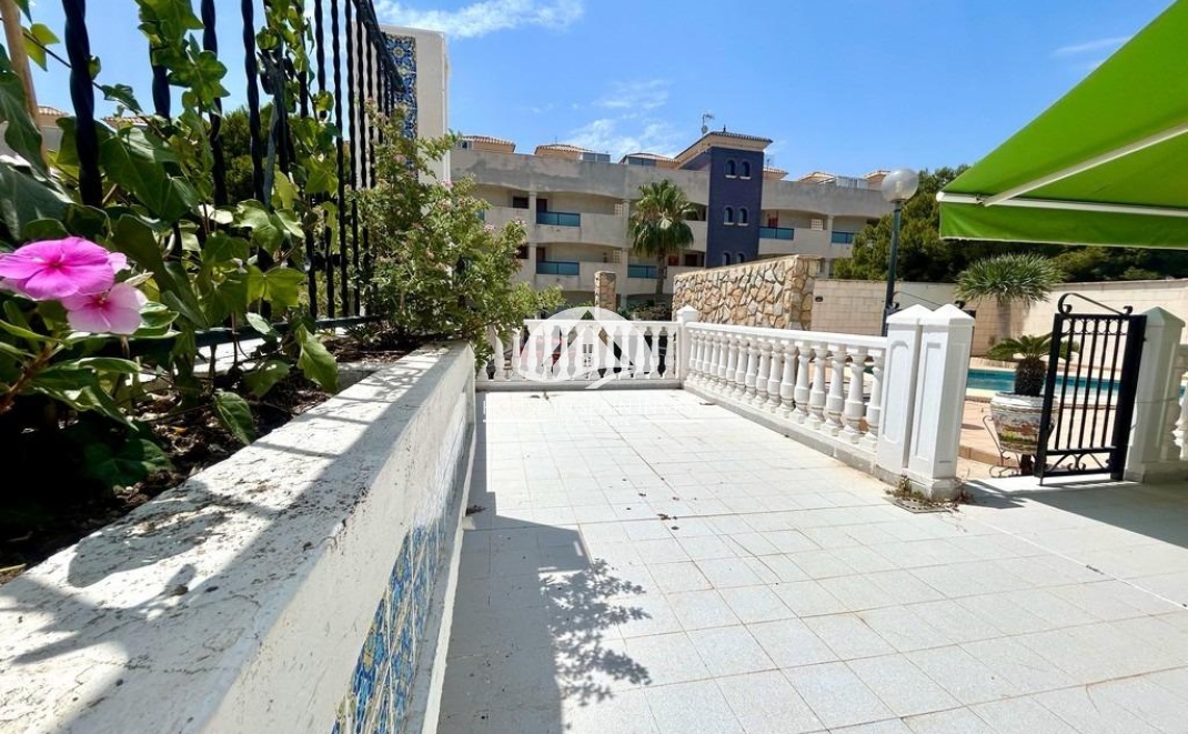Resale - Villa - Orihuela Costa - La Zenia