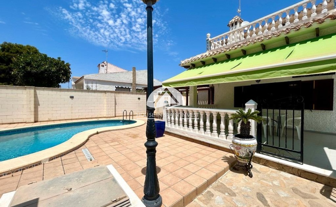Resale - Villa - Orihuela Costa - La Zenia