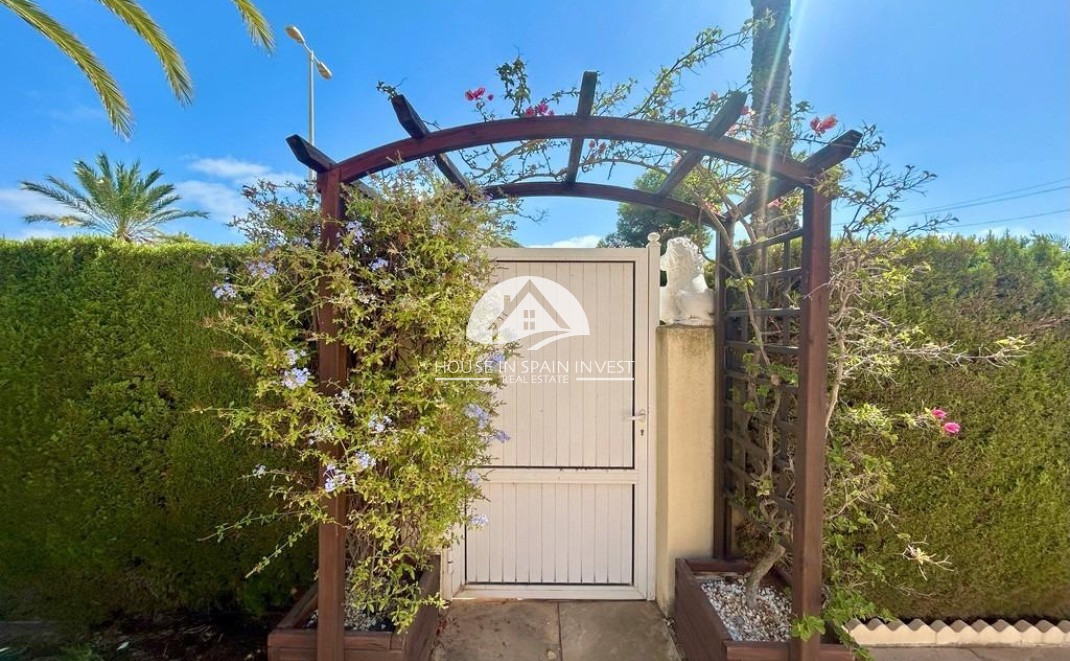 Resale - Villa - Orihuela Costa - Cabo roig  