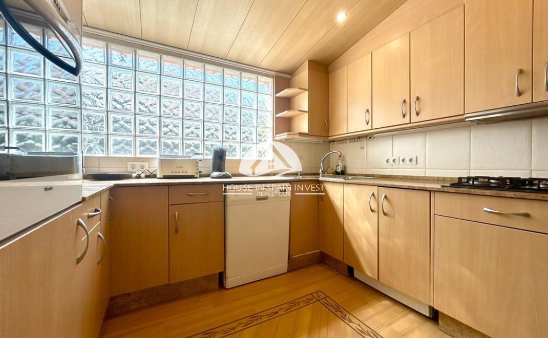 Resale - Villa - Orihuela Costa - Cabo roig  