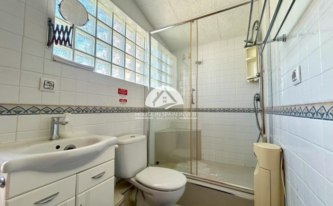 Resale - Villa - Orihuela Costa - Cabo roig  