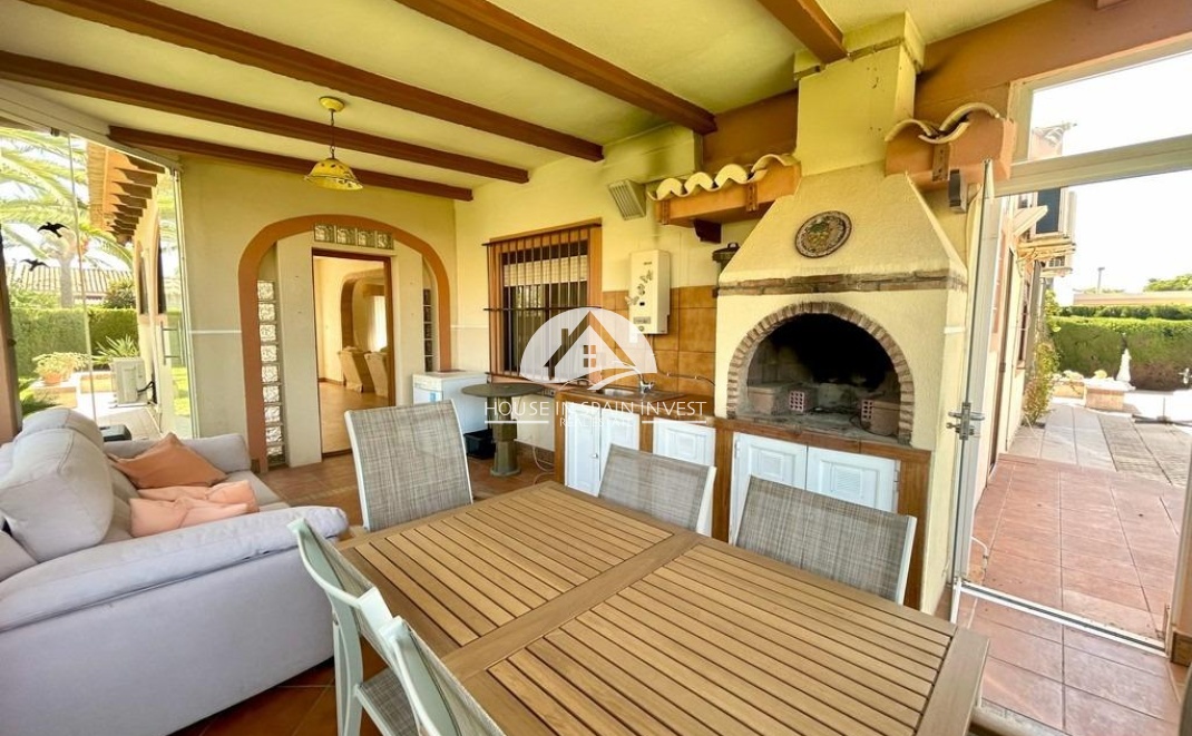 Resale - Villa - Orihuela Costa - Cabo roig  