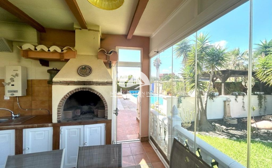 Resale - Villa - Orihuela Costa - Cabo roig  