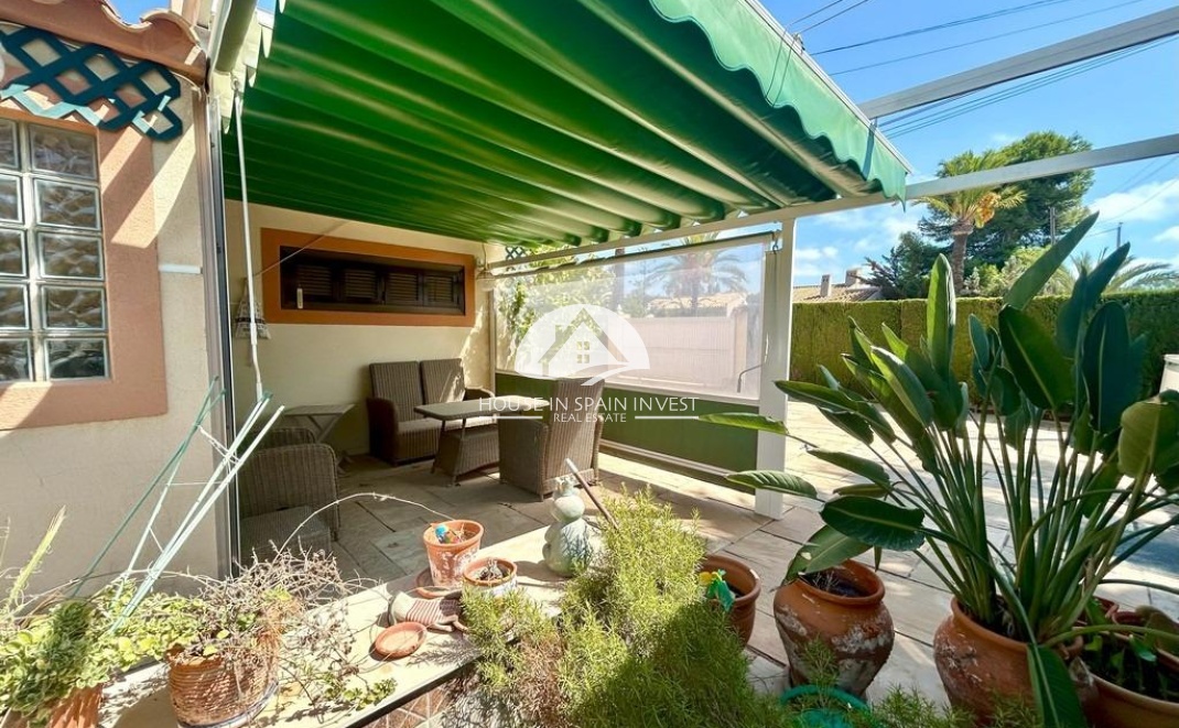 Resale - Villa - Orihuela Costa - Cabo roig  