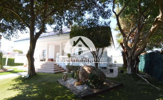 Herverkoop - Villa - Torrevieja - La Siesta - El Salado -  Torreta