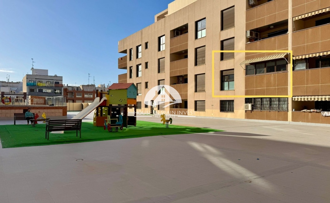 Resale - Apartment  - Torrevieja - Centro