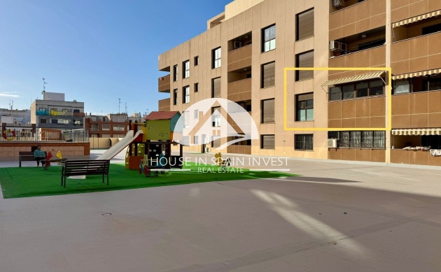 Resale - Apartment  - Torrevieja - Centro