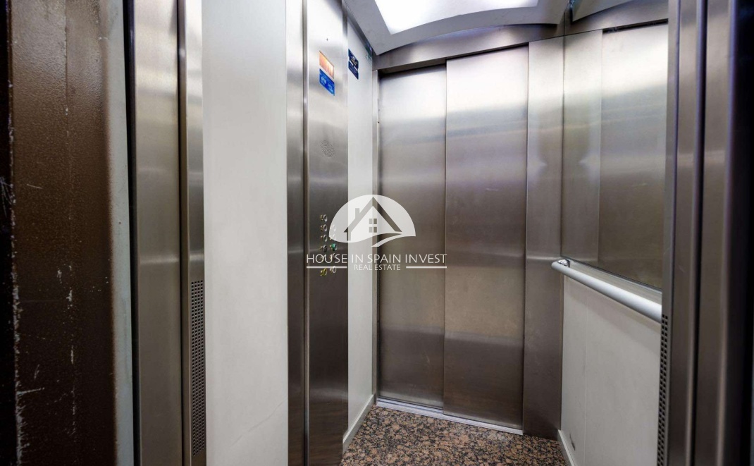 Resale - Apartment  - Torrevieja - Centro