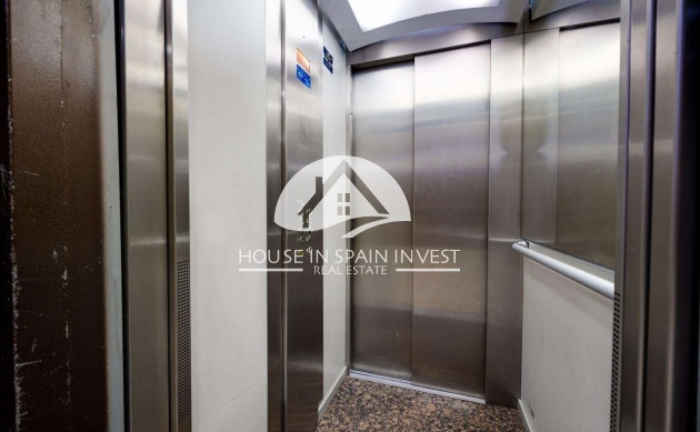 Resale - Apartment  - Torrevieja - Centro