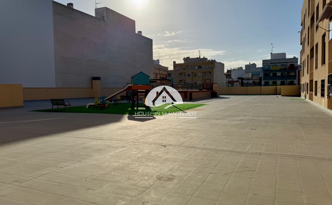 Resale - Apartment  - Torrevieja - Centro