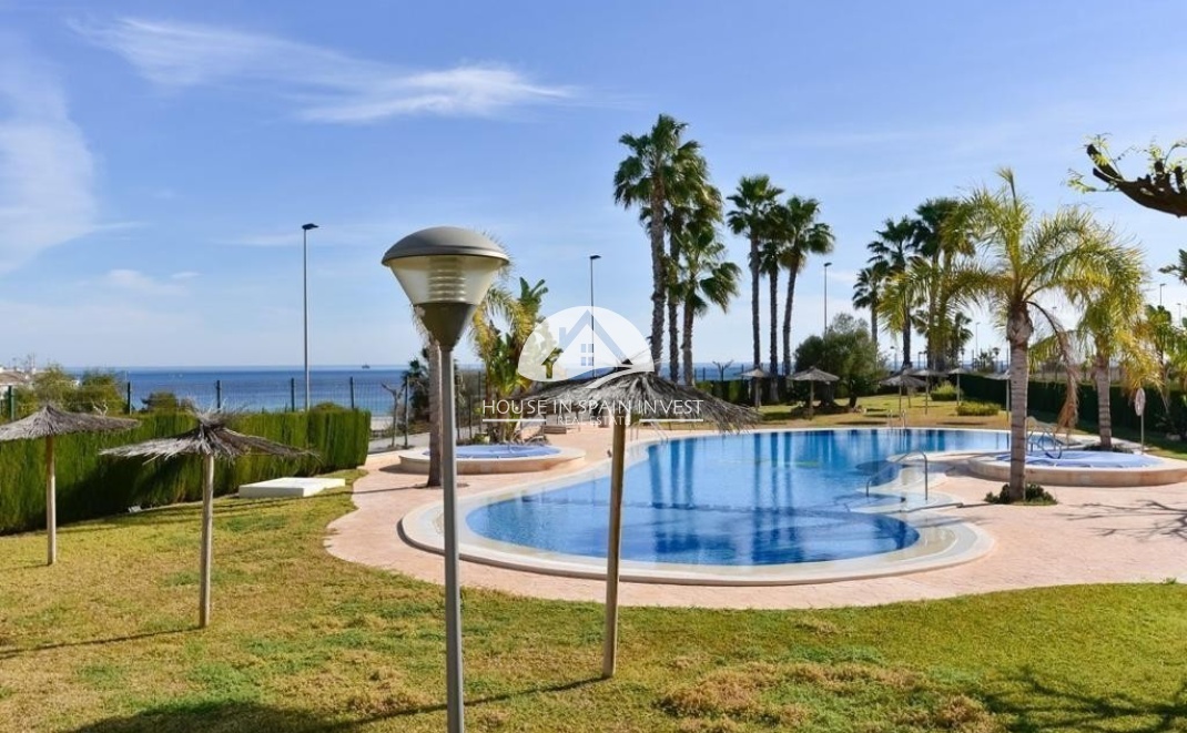 Resale - Apartment  - Pilar de la Horadada - Mil Palmeras