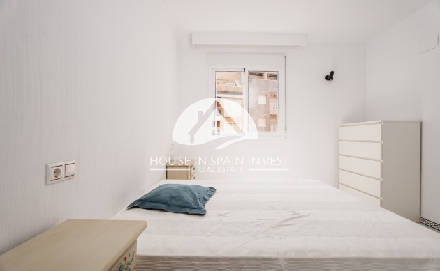 Resale - Apartment  - Torrevieja - Playa de los Locos