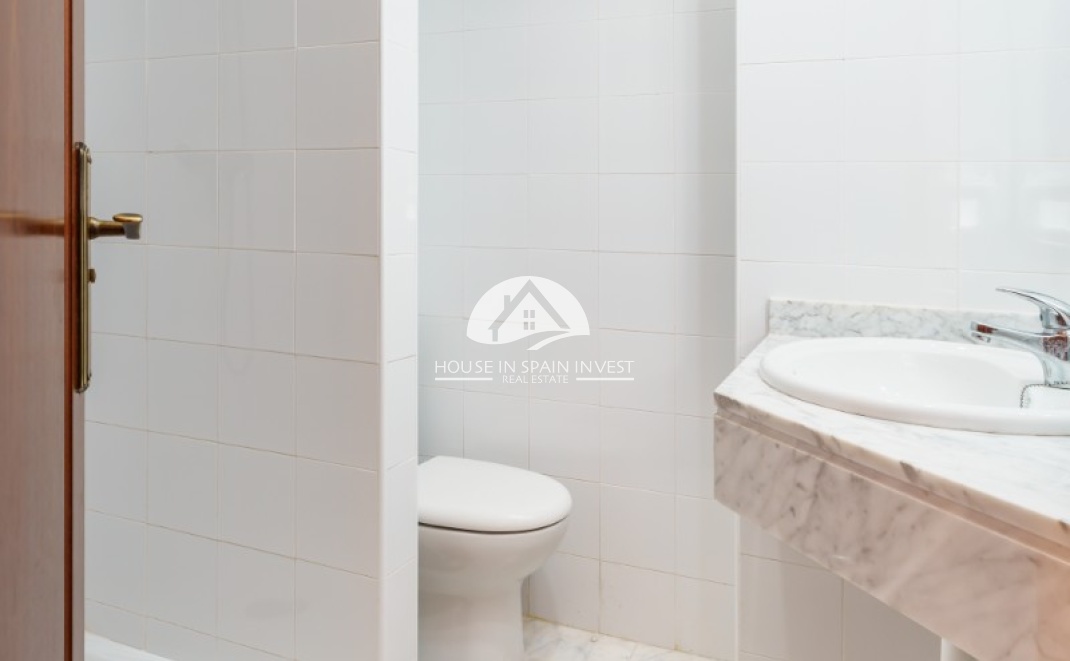 Resale - Apartment  - Torrevieja - Playa de los Locos