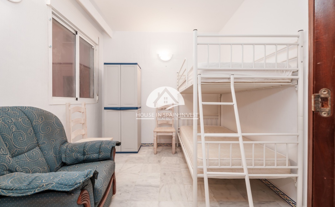 Resale - Apartment  - Torrevieja - Playa de los Locos