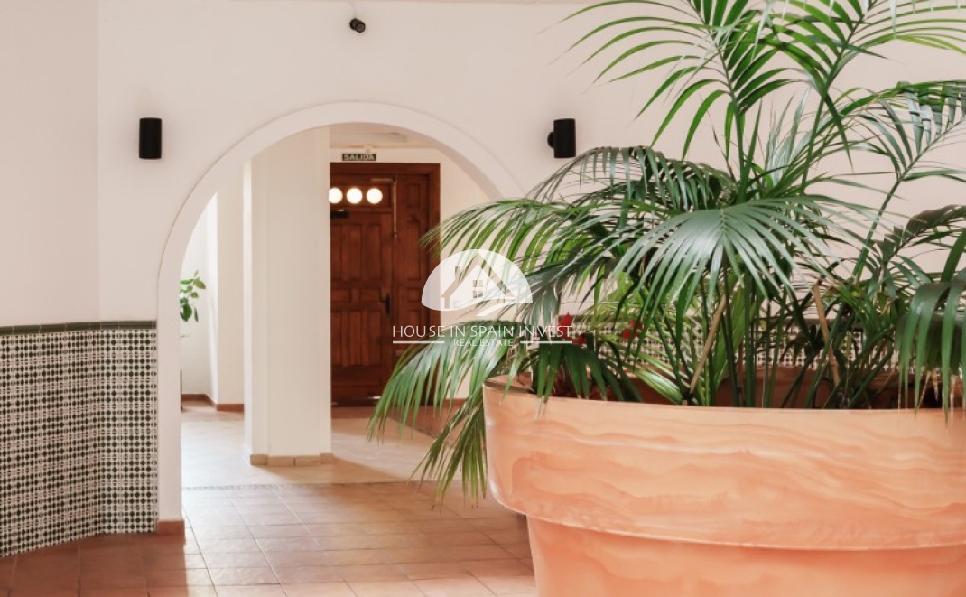 Resale - Apartment  - Torrevieja - Playa de los Locos