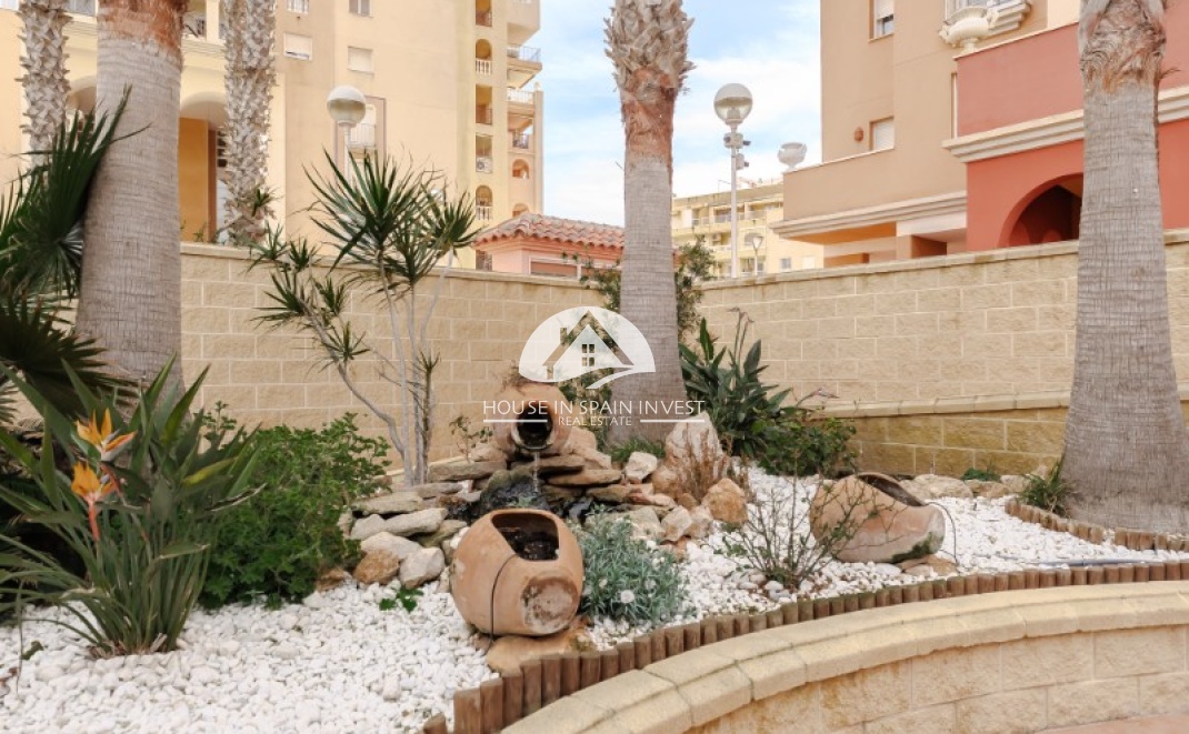 Resale - Apartment  - Torrevieja - Playa de los Locos