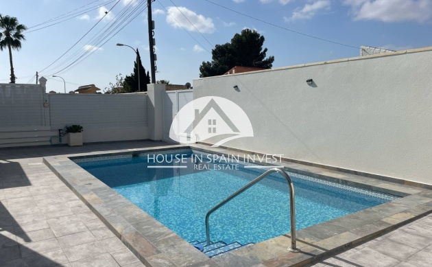 Resale - Villa - Torrevieja - La Siesta - El Chaparral - San Luis