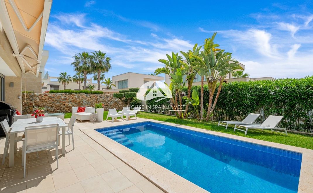 Resale - Villa - Orihuela Costa - Vistabella