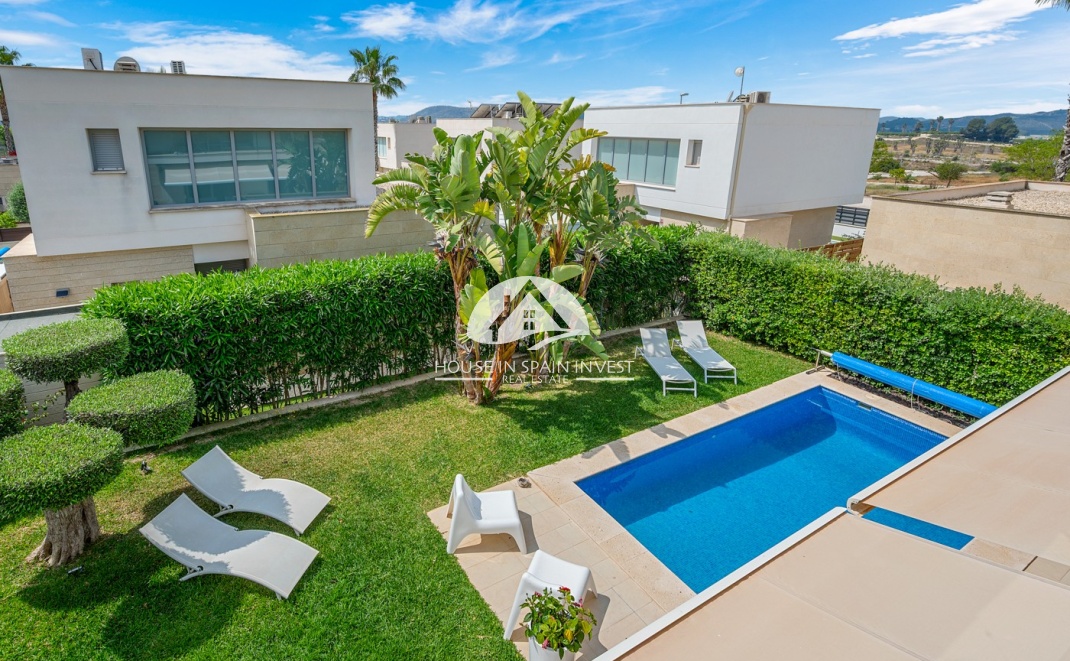 Resale - Villa - Orihuela Costa - Vistabella