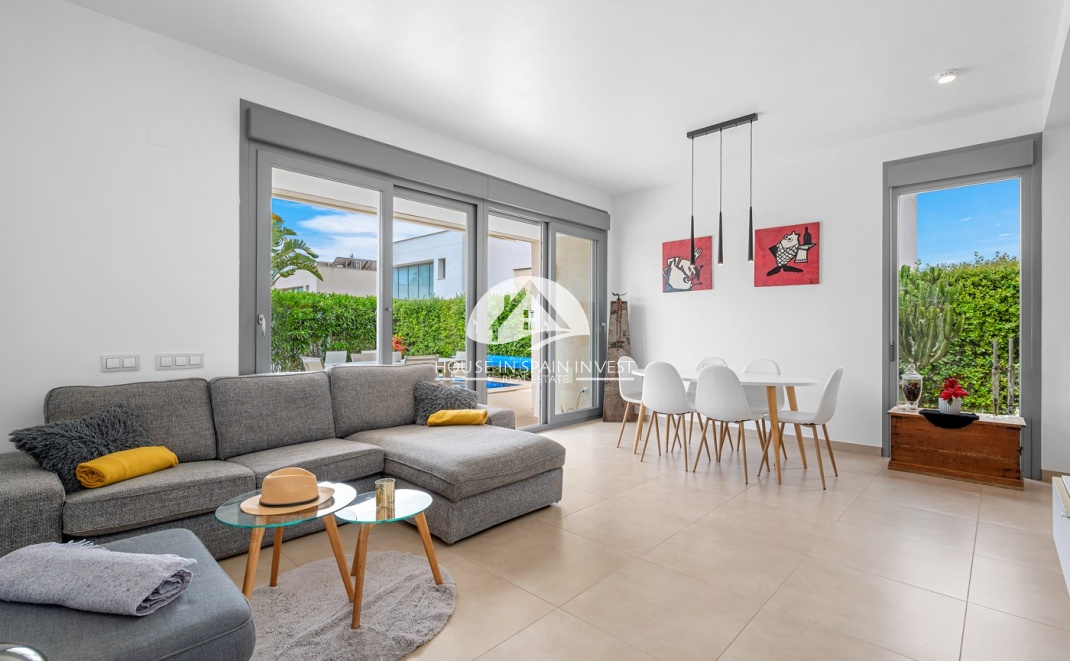 Resale - Villa - Orihuela Costa - Vistabella