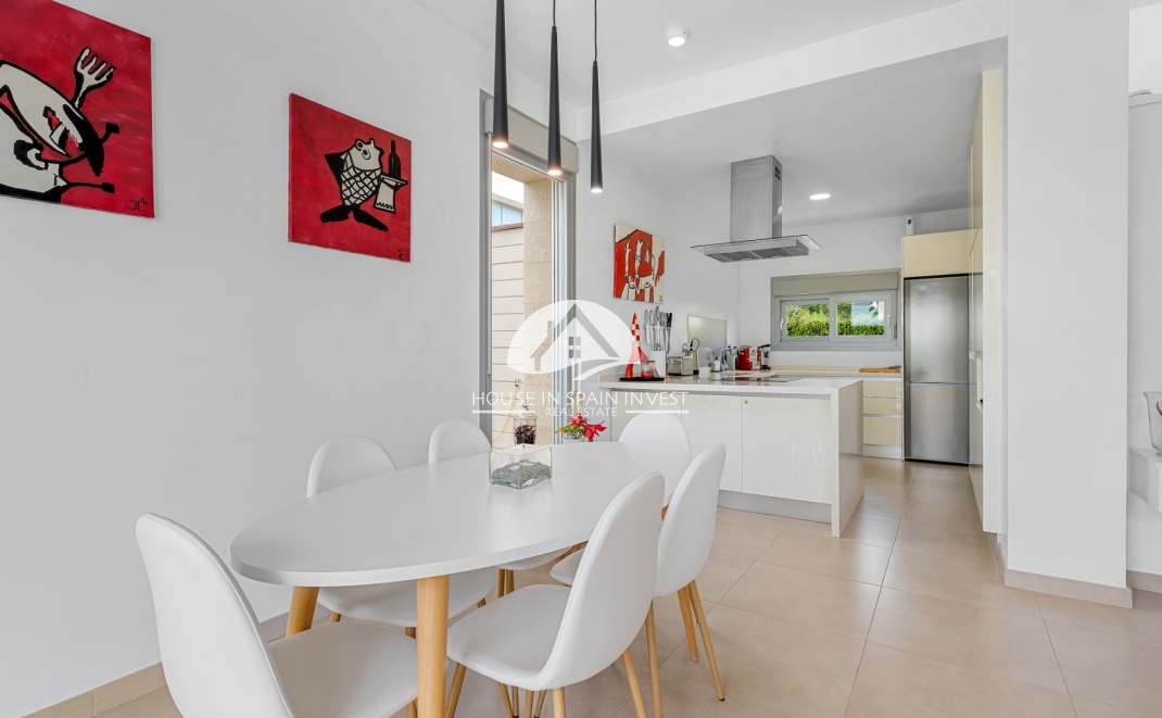 Resale - Villa - Orihuela Costa - Vistabella