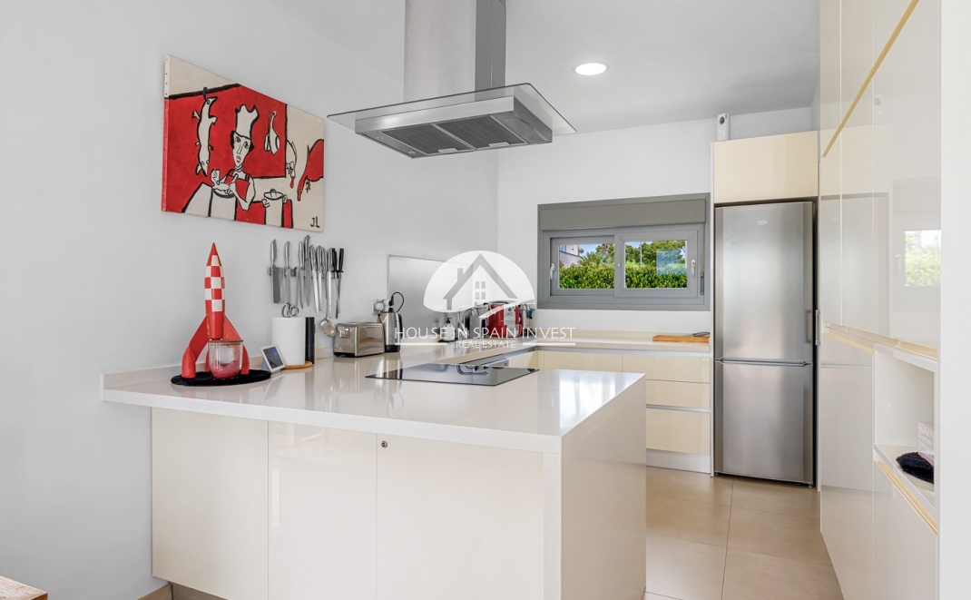 Resale - Villa - Orihuela Costa - Vistabella