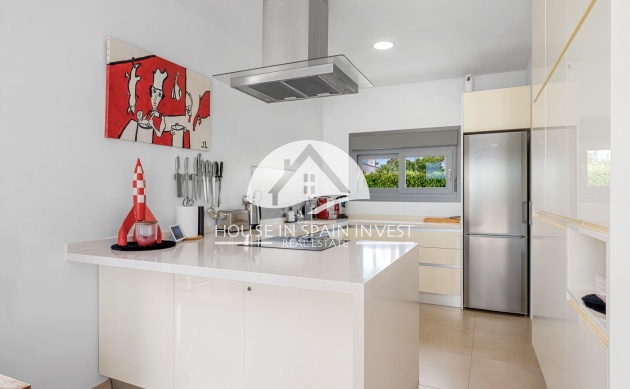 Resale - Villa - Orihuela Costa - Vistabella