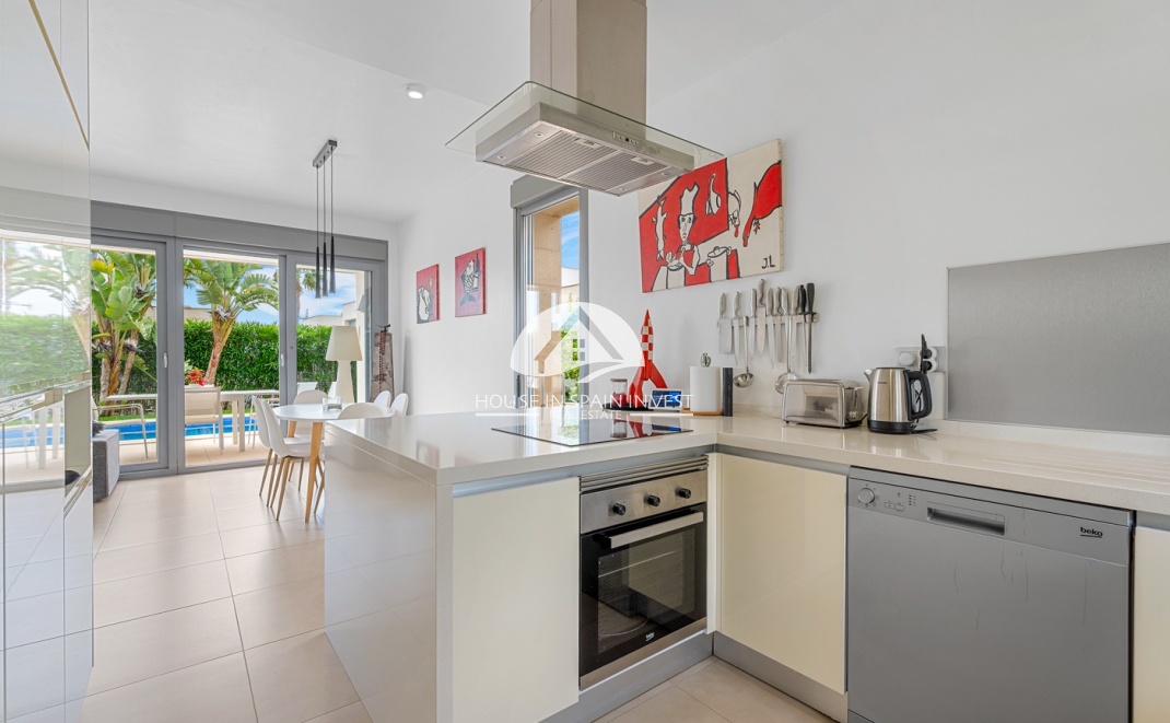 Resale - Villa - Orihuela Costa - Vistabella