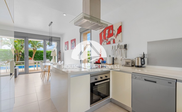 Resale - Villa - Orihuela Costa - Vistabella