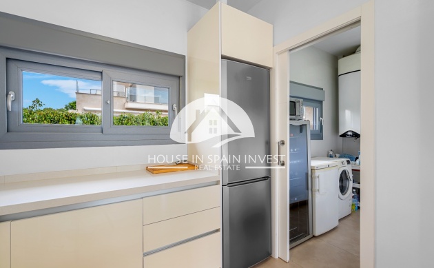 Resale - Villa - Orihuela Costa - Vistabella