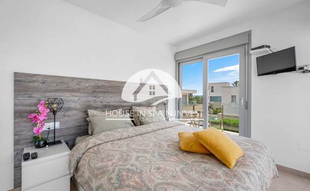 Resale - Villa - Orihuela Costa - Vistabella