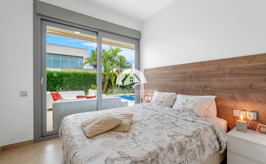 Resale - Villa - Orihuela Costa - Vistabella