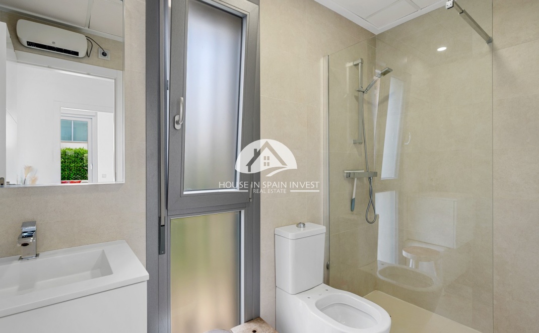 Resale - Villa - Orihuela Costa - Vistabella