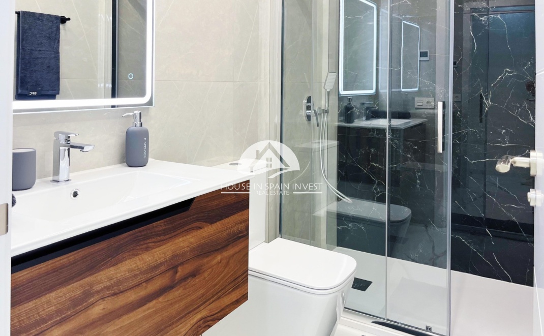 Resale - Apartment  - Torrevieja - Playa del Cura