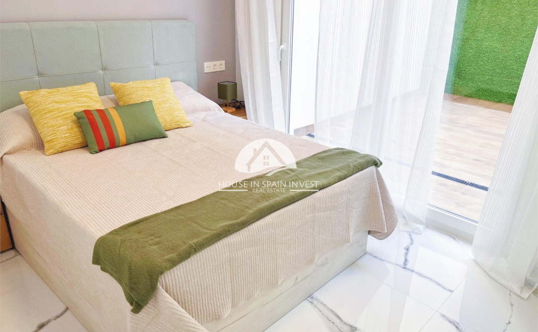 Resale - Apartment  - Torrevieja - Playa del Cura