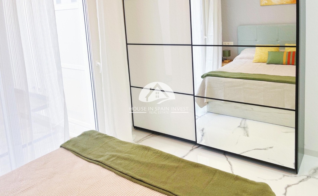 Resale - Apartment  - Torrevieja - Playa del Cura