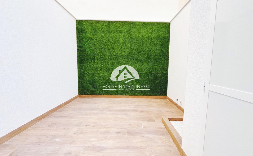 Resale - Apartment  - Torrevieja - Playa del Cura