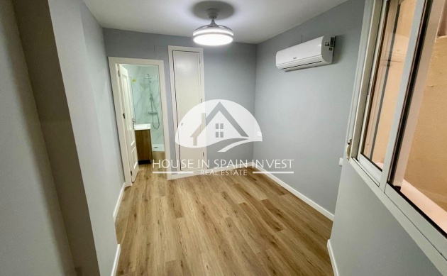 Resale - Apartment  - Torrevieja - La Mata