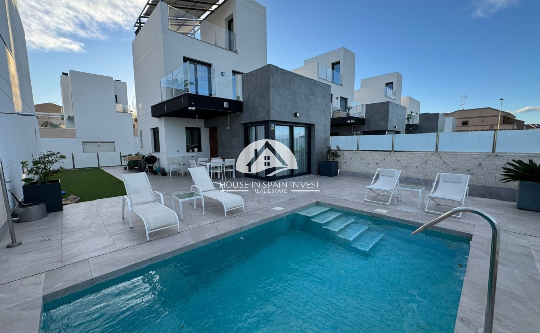 Resale - Villa - Torrevieja - Los Balcones  