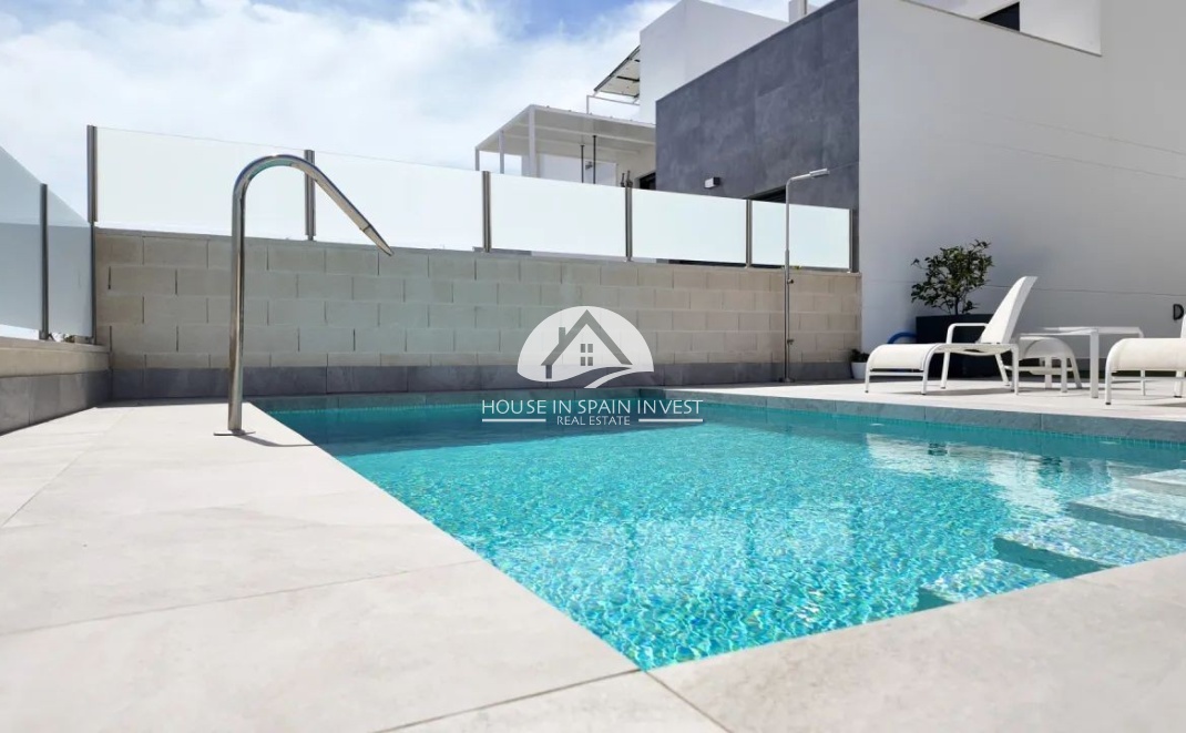 Resale - Villa - Torrevieja - Los Balcones  