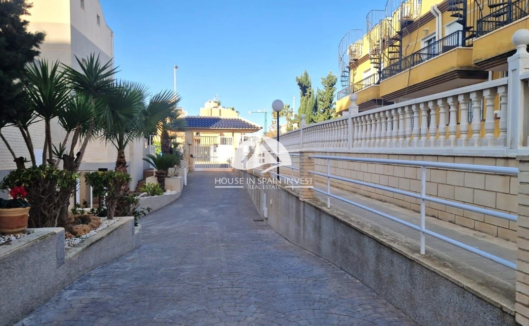 Resale - Townhouse - Torrevieja - Aguas Nuevas - Sector 25