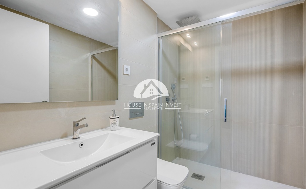 Resale - Apartment  - Orihuela Costa - Punta Prima  